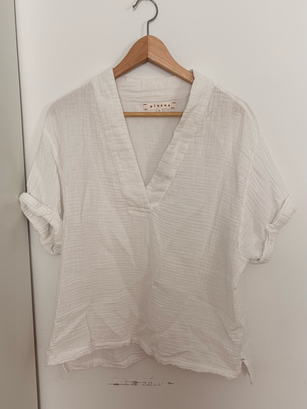 XiRENA White V-Neck Cotton Gauze Tunic Top